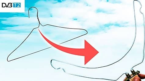 DIY TV ANTENNA using a metal Hanger! DIY TV antenna indoor