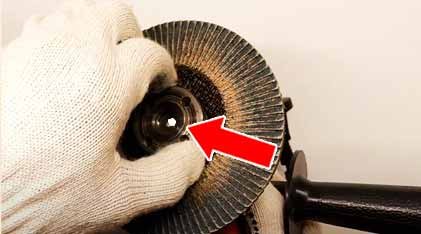 How to Change the Circle on the Grinder Without a Key