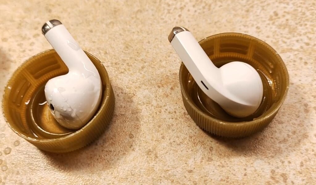 Schritt für Schritt: So reparieren Sie einen leisen Ohrhörer.