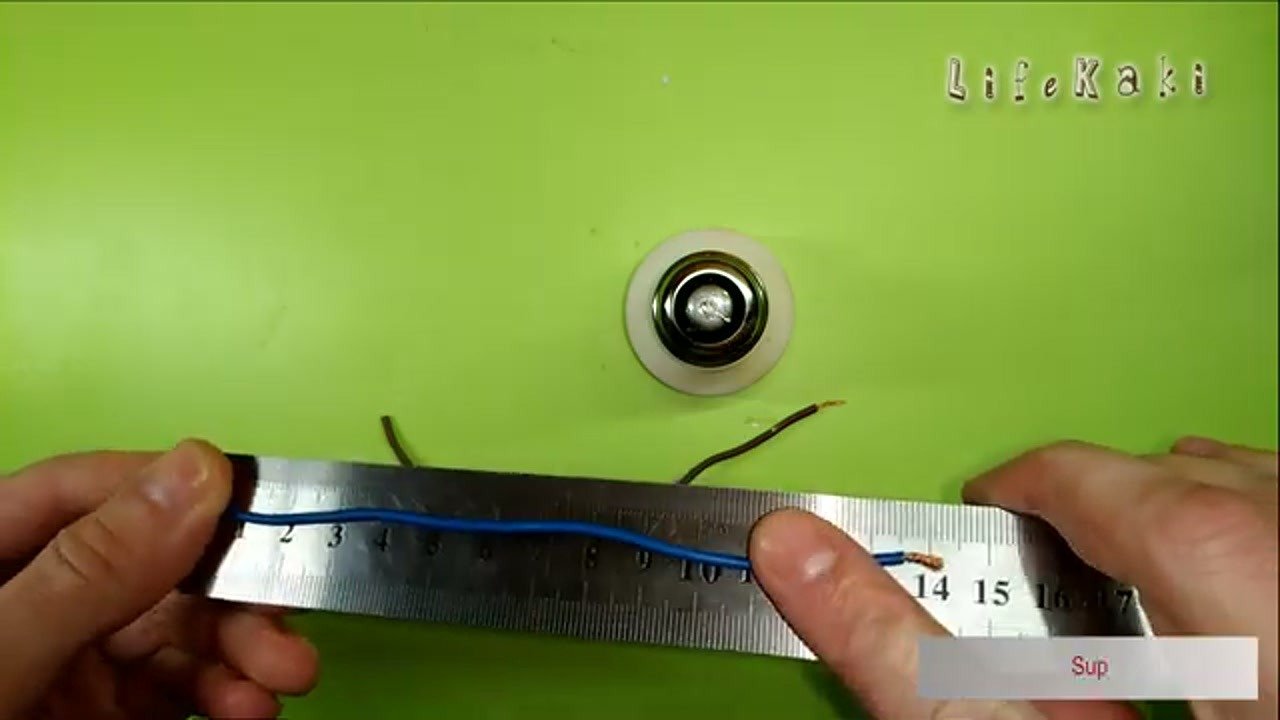 Removing internal electronic components from the bulb base