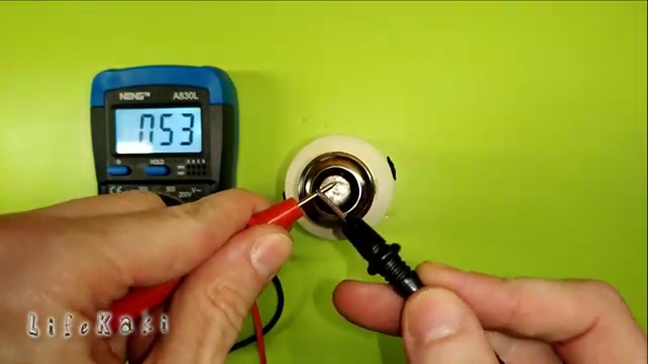 Testing electrical continuity with a digital multimeter