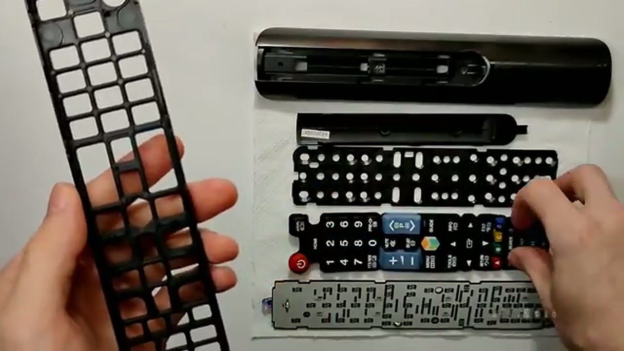 Snapping the remote case back together