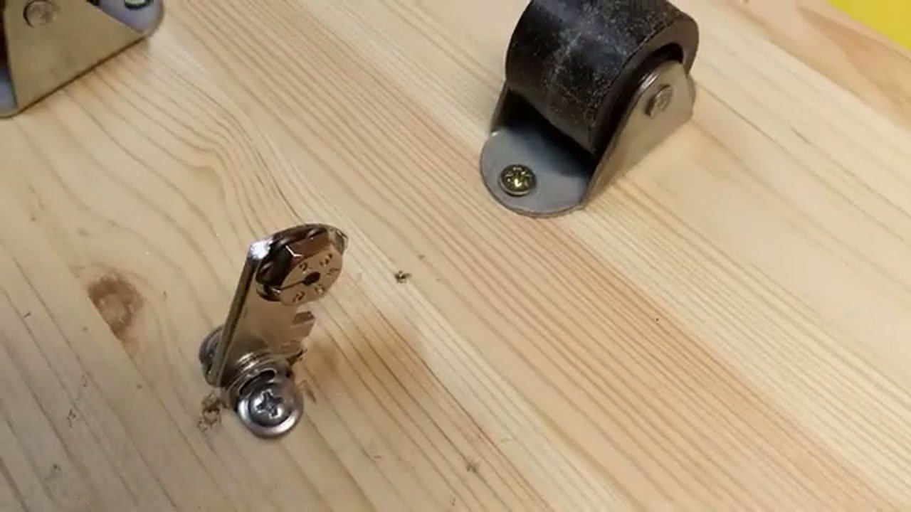 Glass bottle cutter fully attached to the wood base