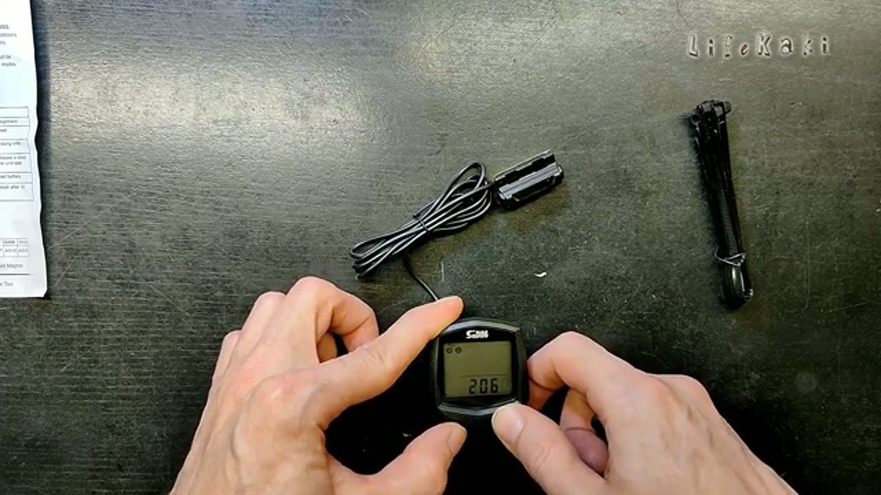 Setting the clock on the bike computer