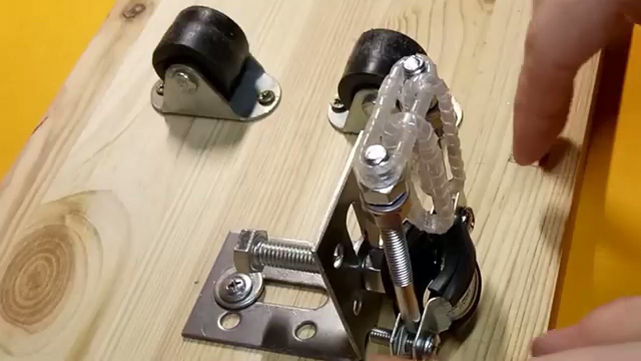 Using a heat gun to shrink and fuse plastic links