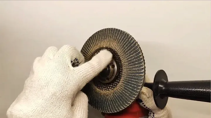 Inspecting stepped hub orientation on flange nut before tightening