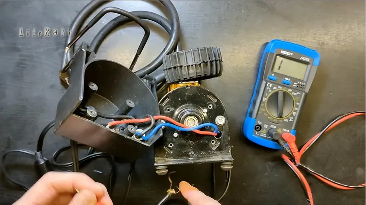 Disassembling plastic casing of 12V car air compressor