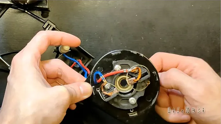 Aligning motor and compressor cylinder in plastic housing