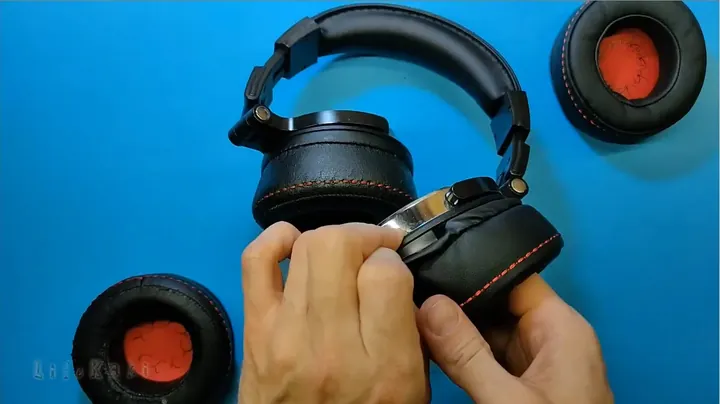 Removing the first worn headphone ear cushion