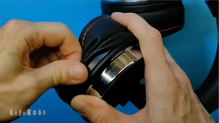 Installing the second replacement headphone ear pad
