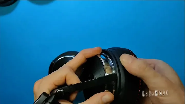 Final assembly and comfort check of replaced earpads